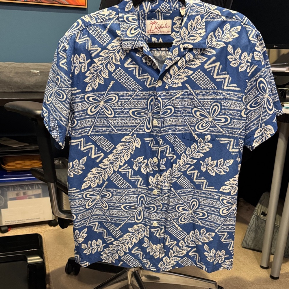 Kahala Men's Blue and White Floral Casual Shirt